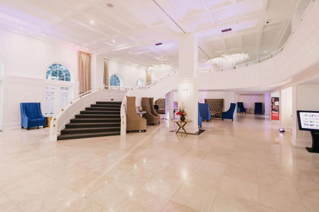 Alexander 1209 Beachfront Condo With 2 Pools , Beach Access, Sauna, Stores Miami Beach Exterior photo